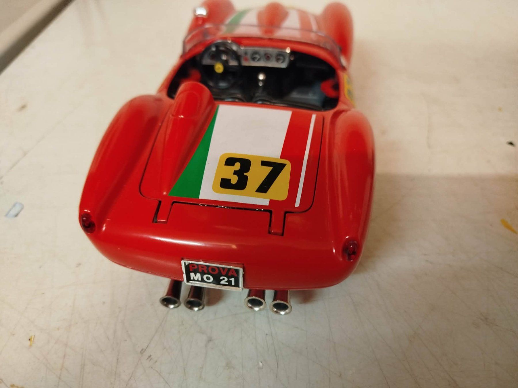 Bburago Modellini d'auto: Burago Ferrari 250 Testa Rossa 1/18 – Usato da La Chaux-de-Fonds venduto da Emmaus2300CDF 1