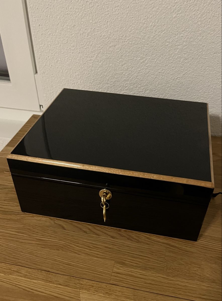 Adorini Humidore: Zigarren-Set komplett – Gebraucht aus Niederurnen von Calo6 1