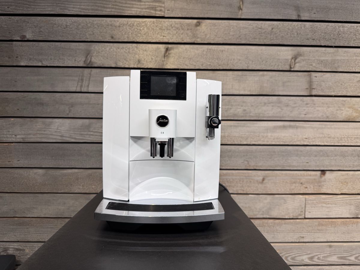 Jura Macchine per caffè & Macchine per espresso: Machine à café Jura e8 – Usato da Martigny-Croix venduto da bergab70