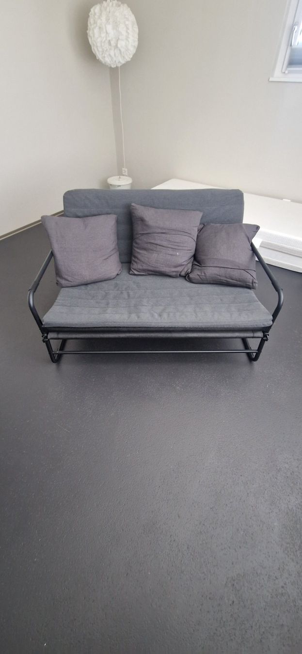 Ikea Divani: Neuwertiges Bettsofa schwarz – Usato da Wimmis venduto da DanCitizen 1