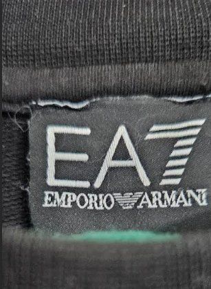 Armani Maglioni & Felpe: Pull-over EA7 Emporio Armani noir, Taille M – Usato da etoy venduto da Vinyle-is-back.com 1