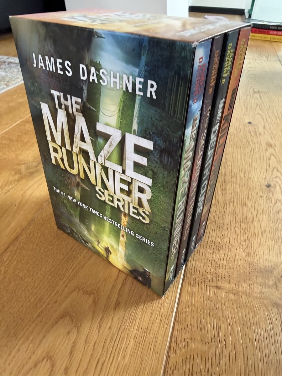 Libri: The Maze Runner Series, von James Dashner – Usato da Zürich venduto da turicum2008 8