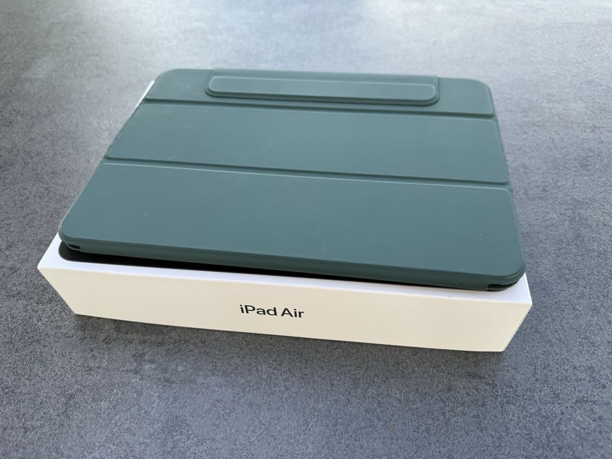 Apple Tablet PC: iPad Air 5. Generation 2022 256 GB – Nuovo (secondo la descrizione) da Rüfenach AG venduto da merlyn07