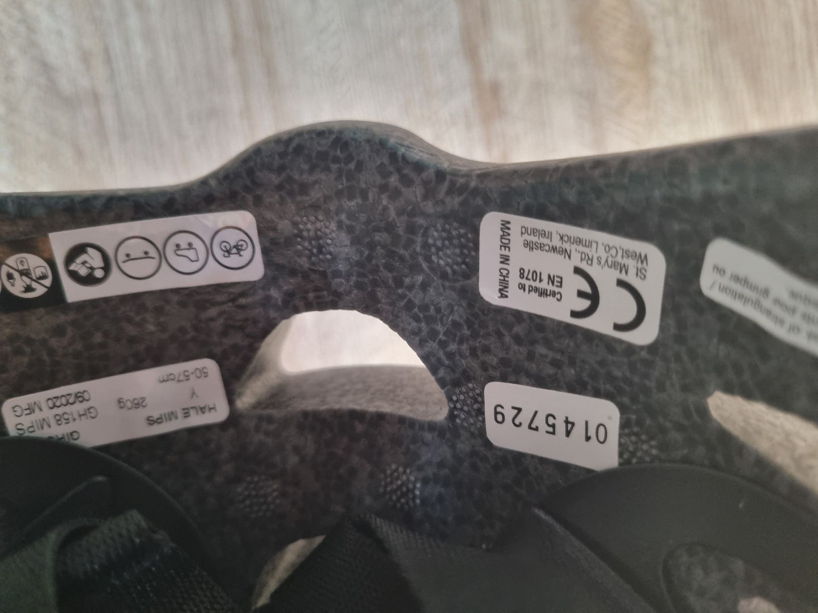 Giro Caschi: Giro Velohelm, Grösse 50-57cm – Nuovo (secondo la descrizione) da Wattenwil venduto da merida12 3