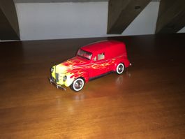 Ford Sedan Delivery (1940) 1/24 Street Machine