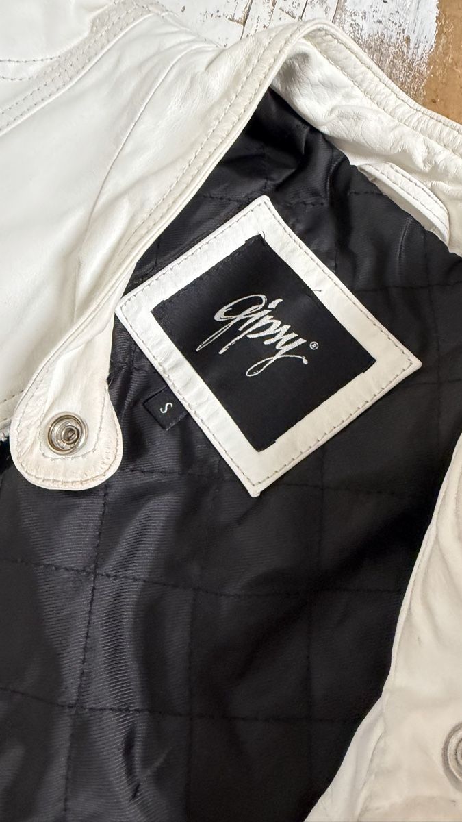 Jacken: Y2K style white leather jacket  Size S – Gebraucht aus Knonau von Grapesvintage 1
