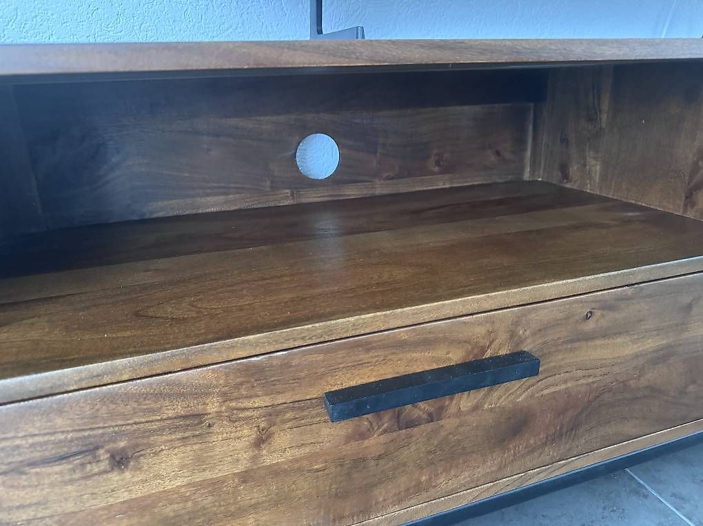 TV Möbel: NEUF Meuble TV bois naturel – Gebraucht aus Fribourg von wor_lp9t 1