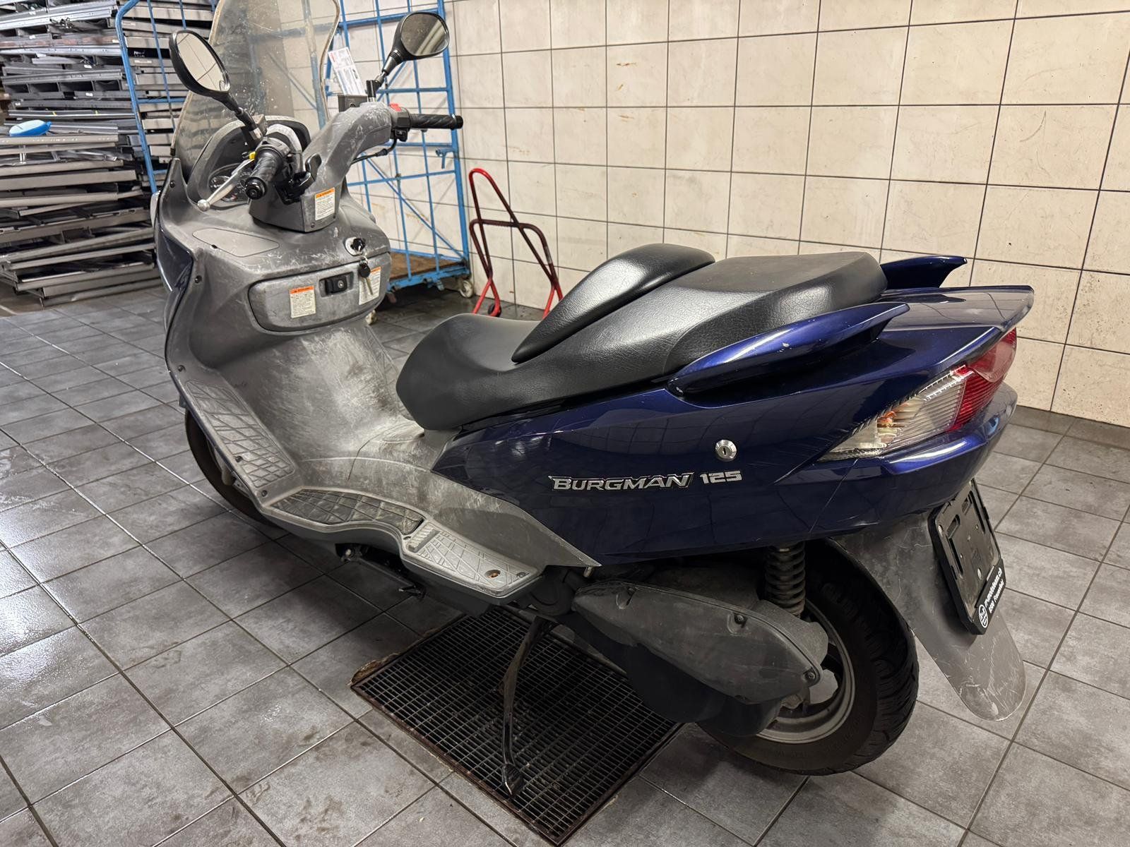 Suzuki Scooters: Suzuki UH125 Burgman – D'occasion à Elgg par Roger04011970 2