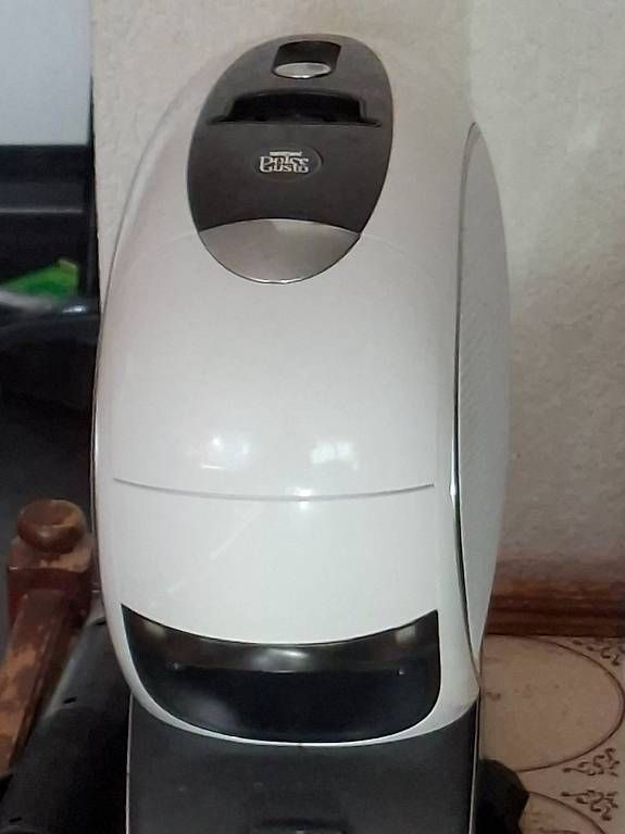 Kaffeemaschinen & Espressomaschinen: Machine Dolce Gusto  – Gebraucht aus Lausanne von sandrinus