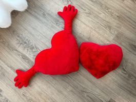 2 x Plüsch Herzen (Herz mit Armen) (Kissen) Love Liebe