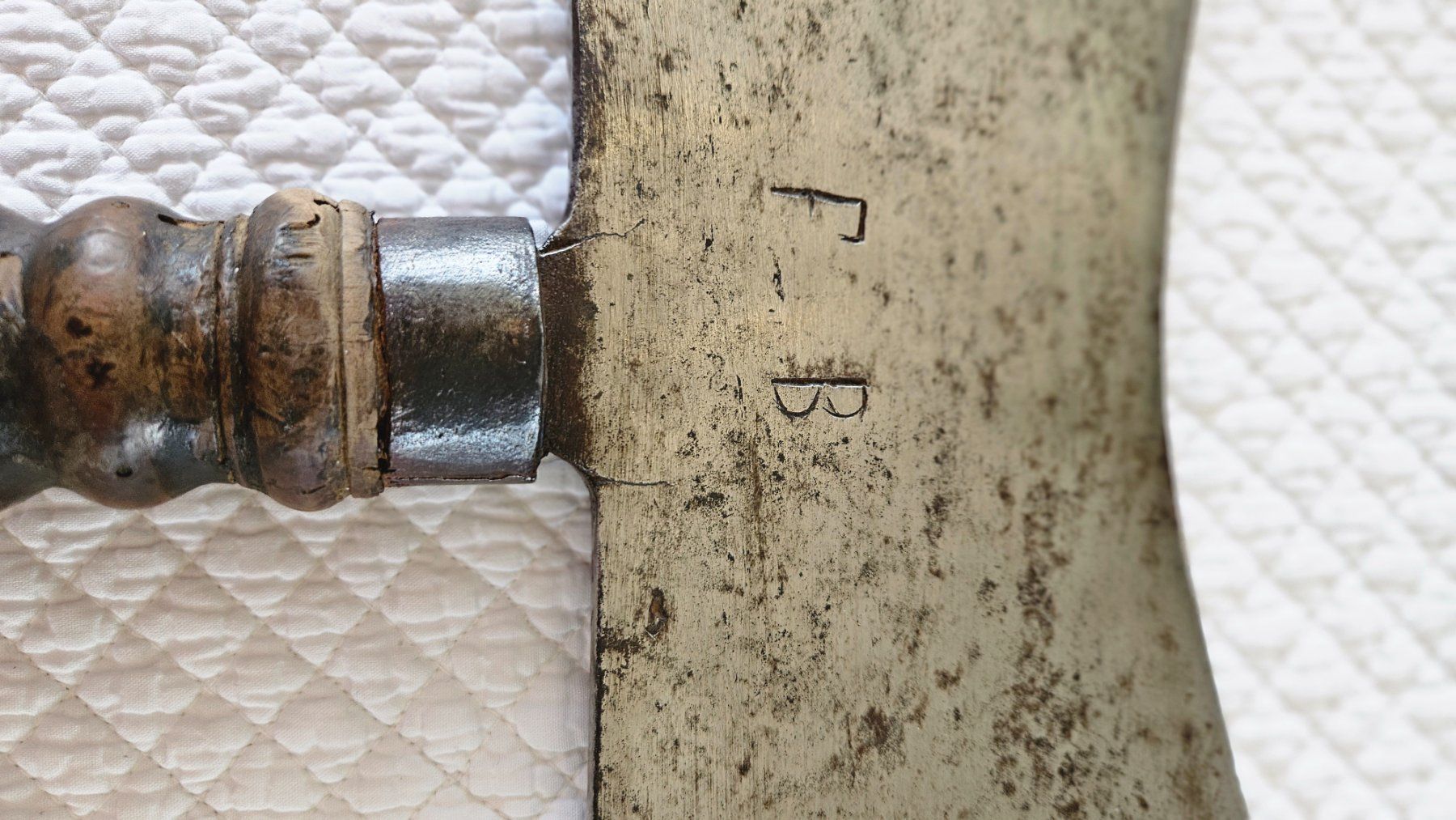 Tutti gli attrezzi: Antikes Schweizer Breitbeil Axt, Metzerbeil Doppelspalter – Usato da Gossau ZH venduto da Goes05 2