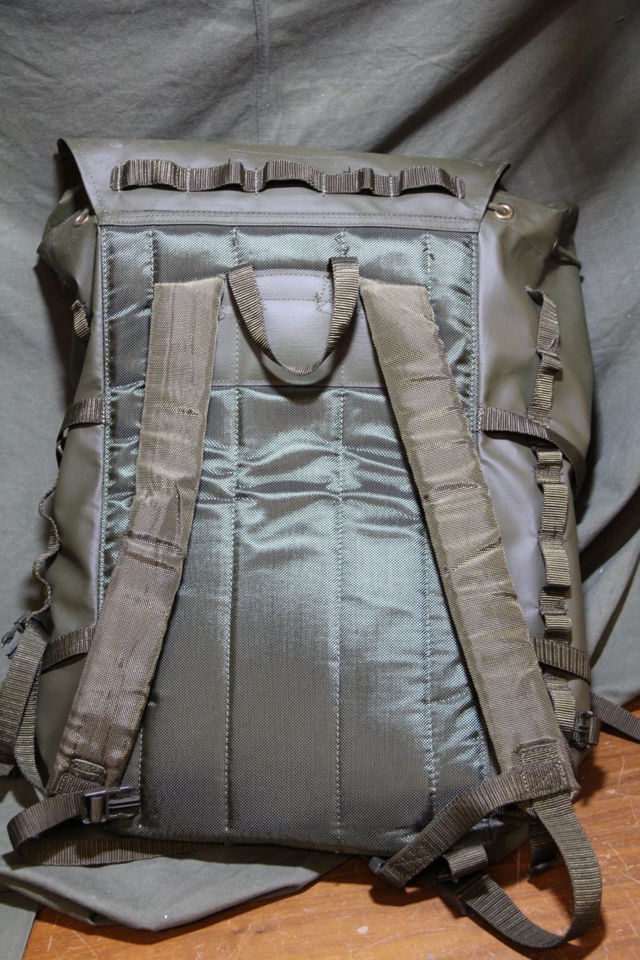 Schweizer Armee Zaini: Rucksack, Armeerucksack KaRuSa 90, Kampfrucksack – Usato da Belp venduto da Tomsek 1
