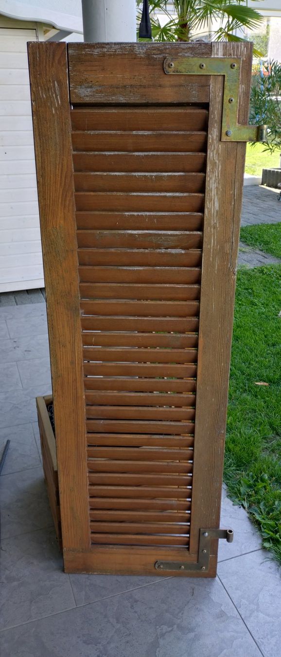 Volets: 1 Fensterladen – D'occasion à Grosswangen par Kombi-nat