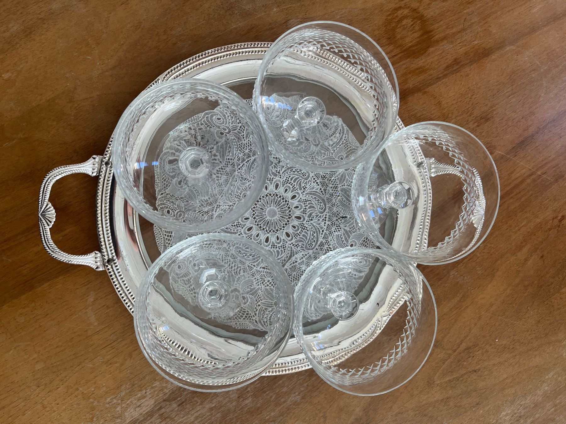 Bicchieri: Kristallglas-Set mit Servierplatte – Usato da Winterthur venduto da abdholunder 1