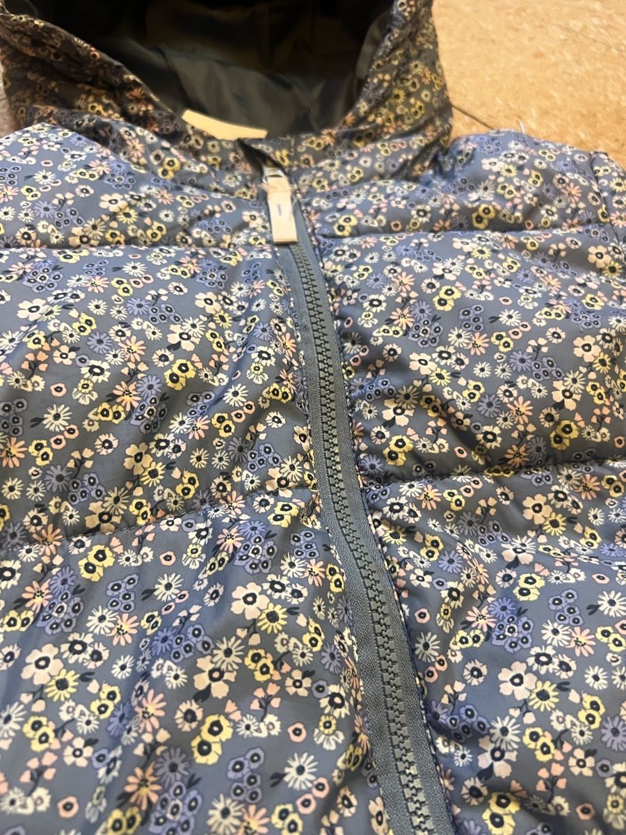 Tom Tailor Giacche & Cappotti: Tom Tailor Kinder Steppjacke blau mit Blumenmuster – Usato da Hilterfingen venduto da Kulturfluechter 3
