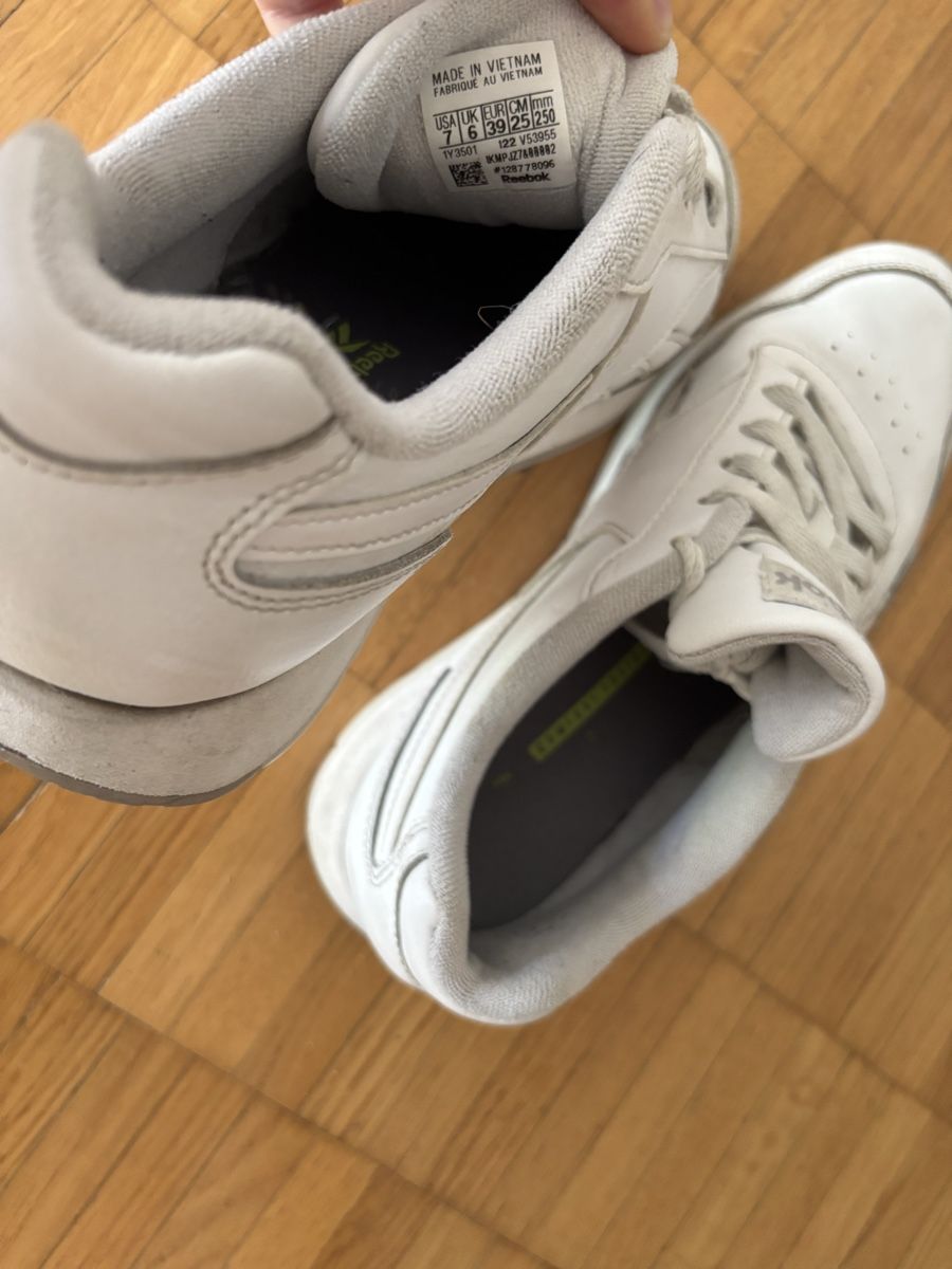 Reebok Scarpe da uomo: Reebok Leder Sneaker Unisex weiss Gr. 39 – Usato da Zürich venduto da enjoyxvintage 4