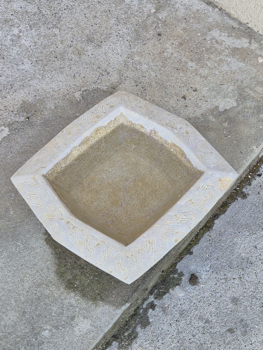 Teiche & Zierbrunnen: Vogelbad aus Kalkstein – Neu (gemäss Beschreibung) aus Ehrendingen von Amigo5 2