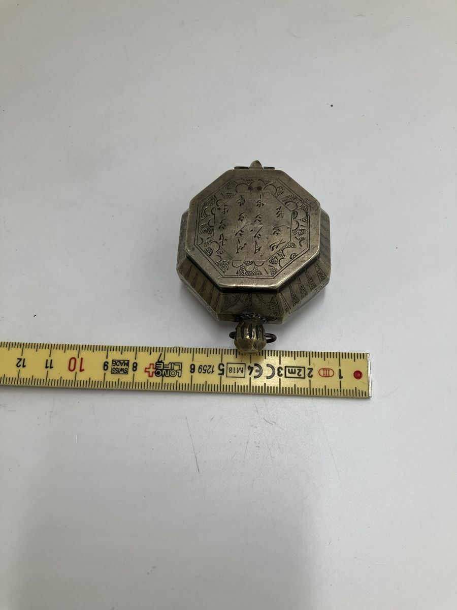 Statuette: Objet ancien chinois  – Usato da fribourg venduto da Retroverso 8