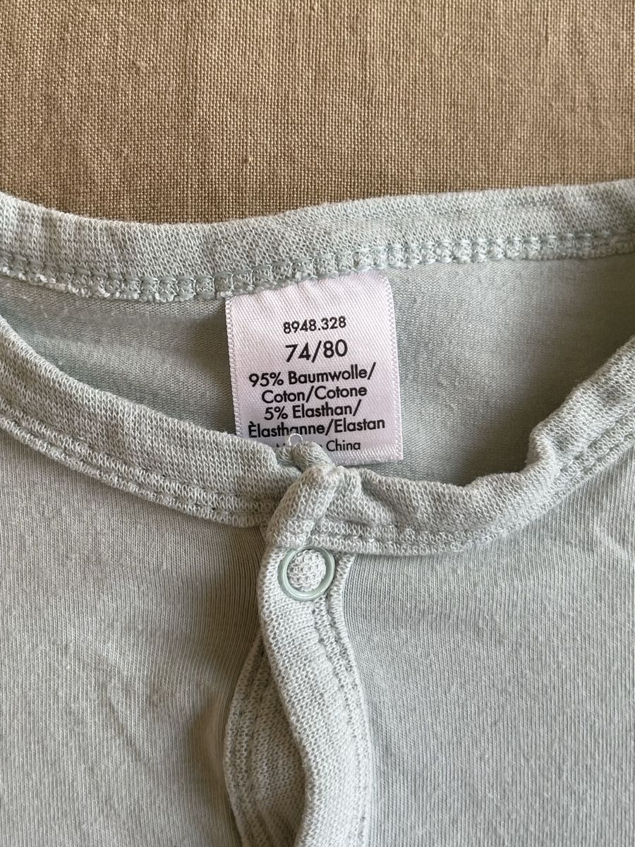 Pyjamas: Strampler/Pyjama, Grösse 74/80 – D'occasion à Hirzel par carta9 1