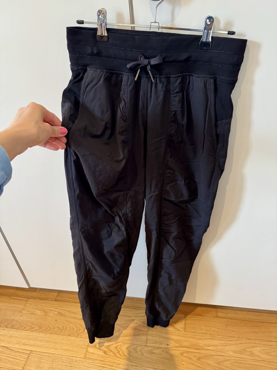 Lululemon Pantaloni: Lululemon Studio Dance Joggers - Size US 4 (EU 36) – Usato da Küsnacht ZH venduto da lia_lf7y
