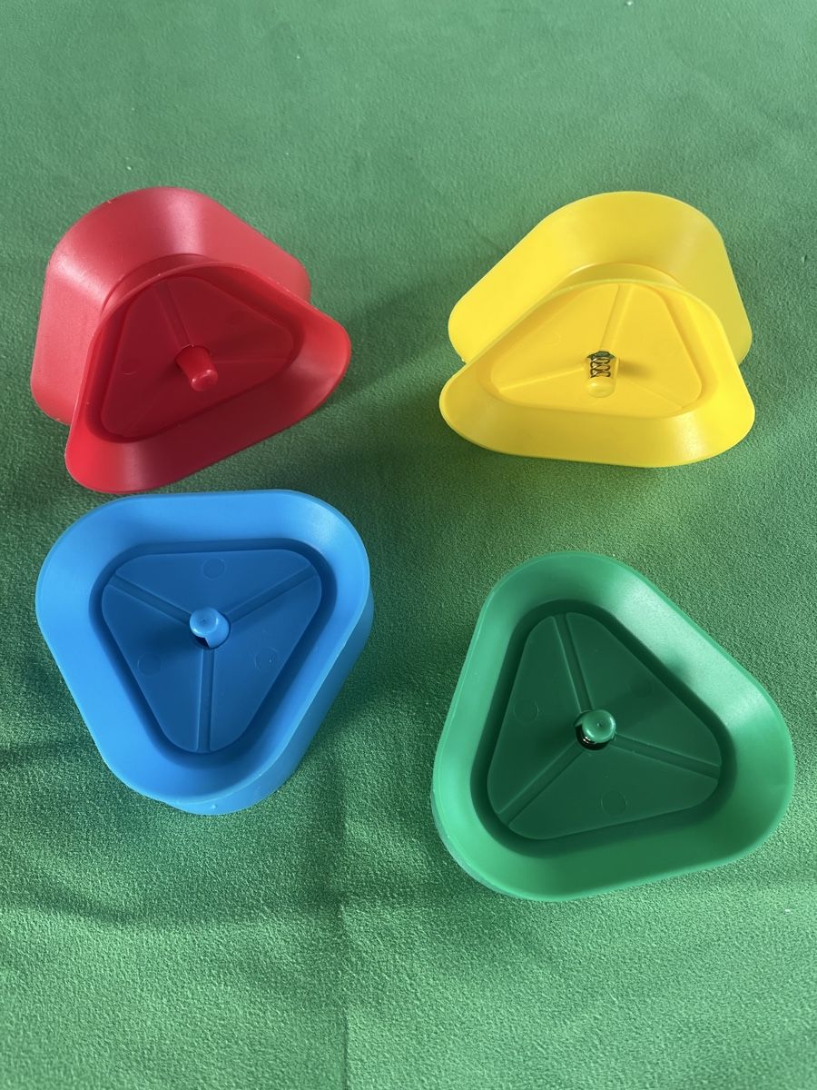 Giochi: Spielkartenhalter im 2-er Set – Nuovo e nell'imballaggio originale da Neuenkirch venduto da zwimpferspiel 2
