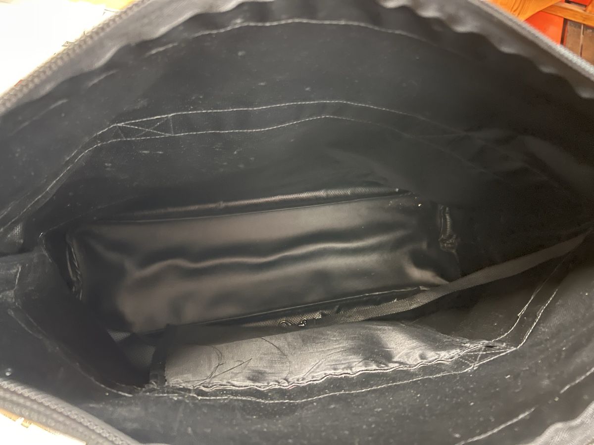 Taschen: Tasche Robinson's Schwarz B 51.5cm H 42cm – Gebraucht aus Münchenstein von dsc_81 2