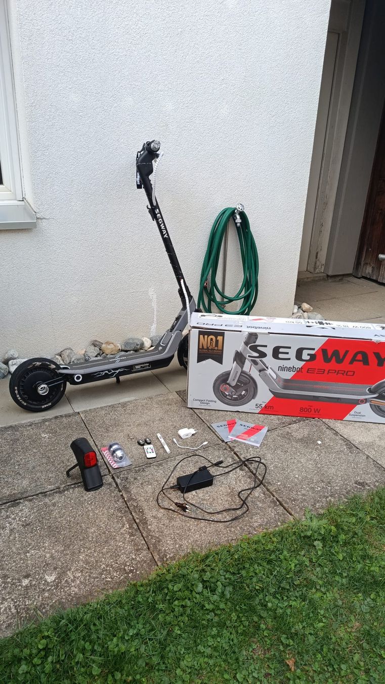 Veicoli elettrici: Segwey Ninebot E3 pro – Usato da Oberriet SG venduto da Allanhurst