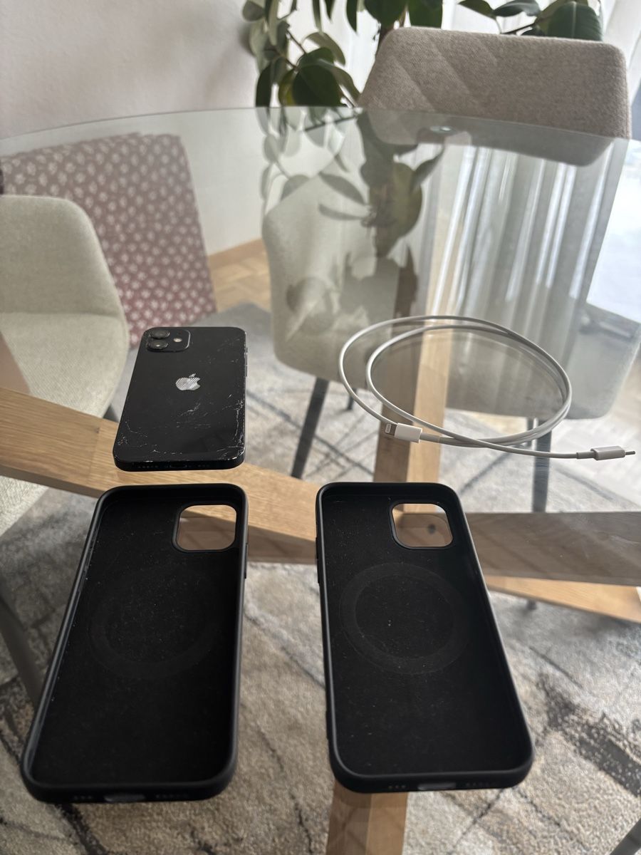 Apple Telefoni cellulari / Smartphones: iPhone 12 64GB Schwarz – Usato da Horgen venduto da nutzer8810 6