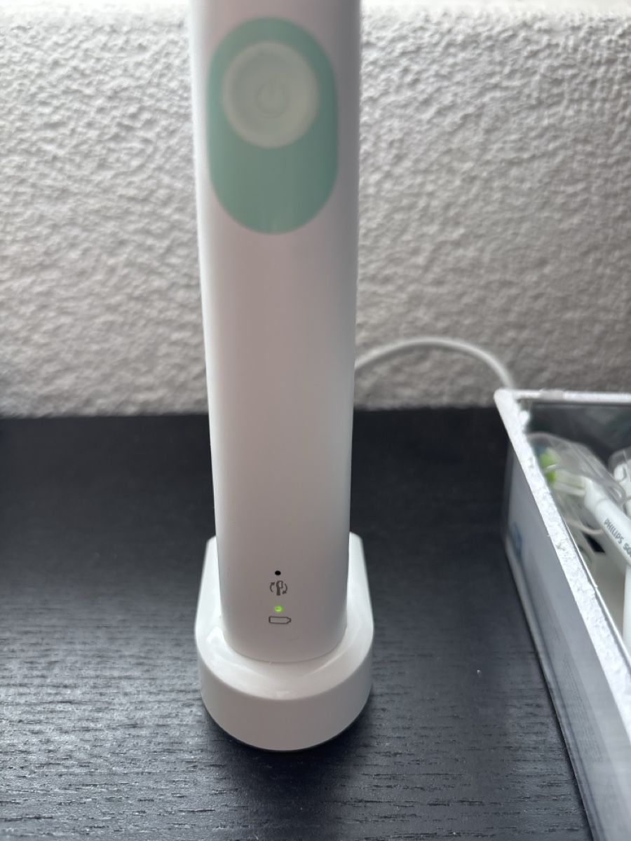 Philips Sonicare Zahnpflege: Philips Sonicare Elektrozahnbürste – Gebraucht aus Derendingen von Alina25252 3