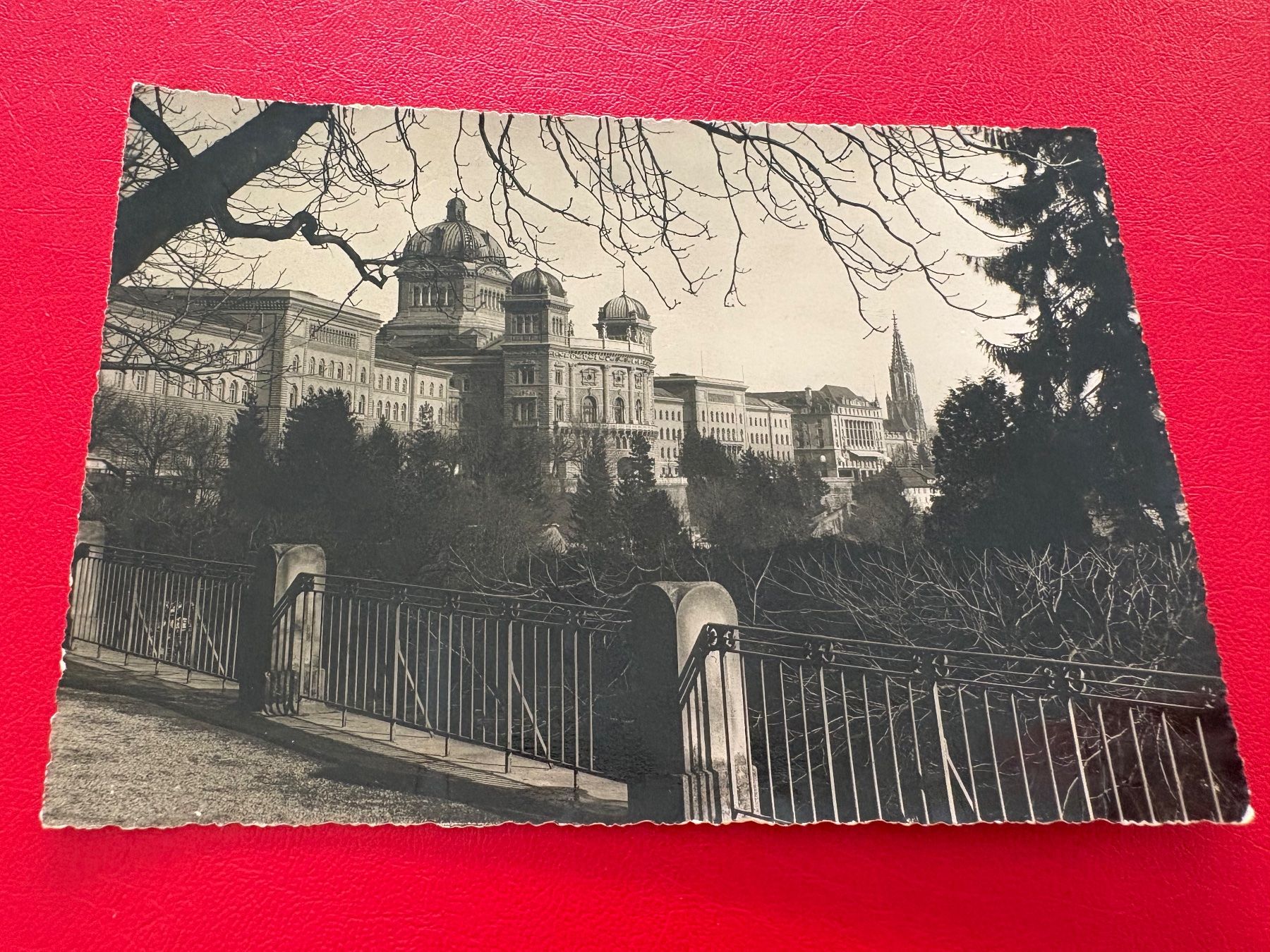 Cartes postales: 1956 // Bern Parlamentsgebäude – D'occasion à St-Légier-La Chiésaz par Theo005