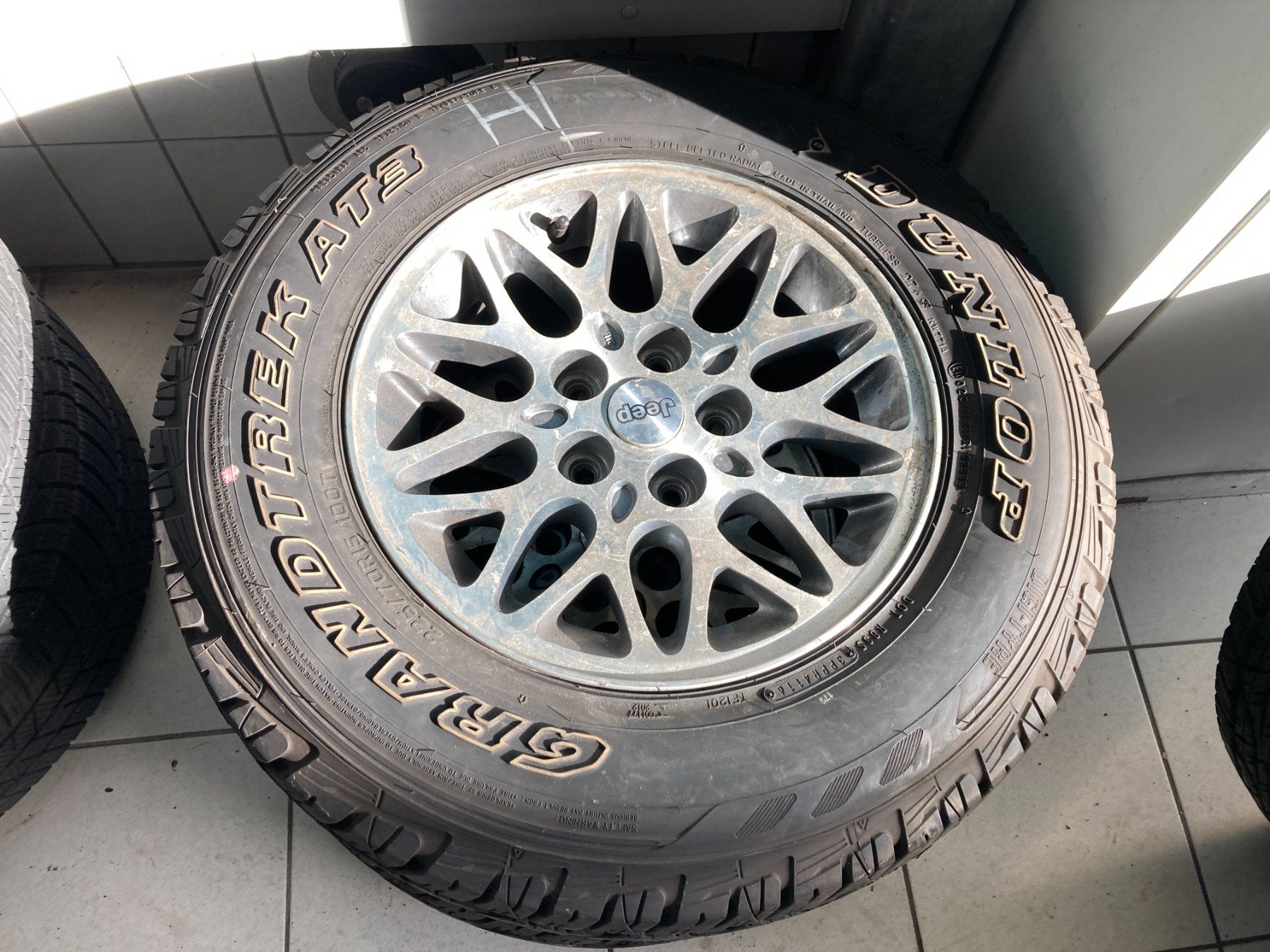 Jeep Pneumatici & Ruote complete: Jeep Cherokee Räder 225/70R15 – Usato da Cham venduto da WB2223 3