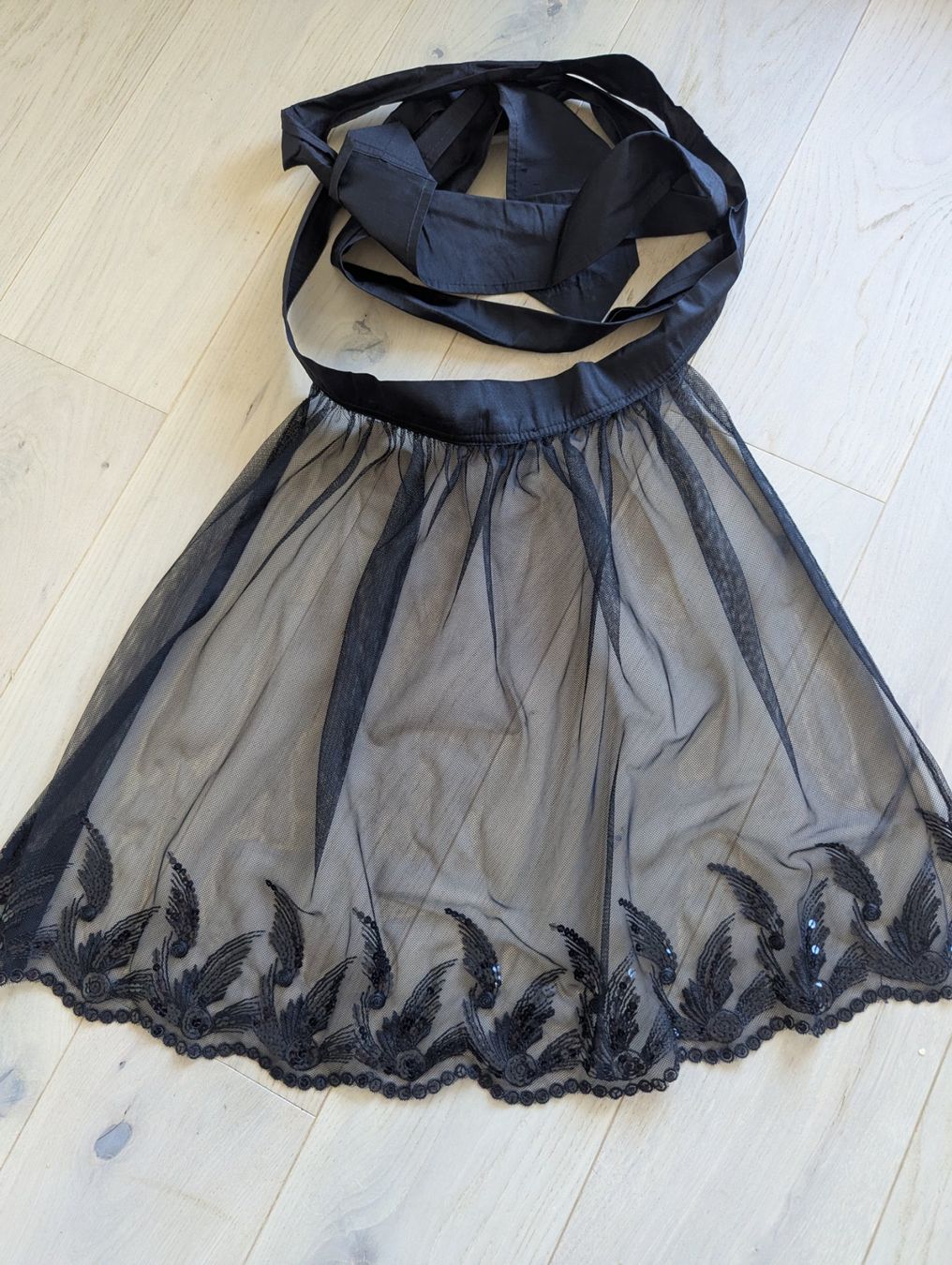 Kleider: Wunderschönes Dirndl aus Seide – Gebraucht aus Schlieren von imnotgoodwithword 9