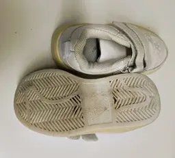 Scarpe per ragazzi: Coole weisse Kinderschuhe Gr. 19 – Usato da Schöfflisdorf venduto da kin_2dp9 3