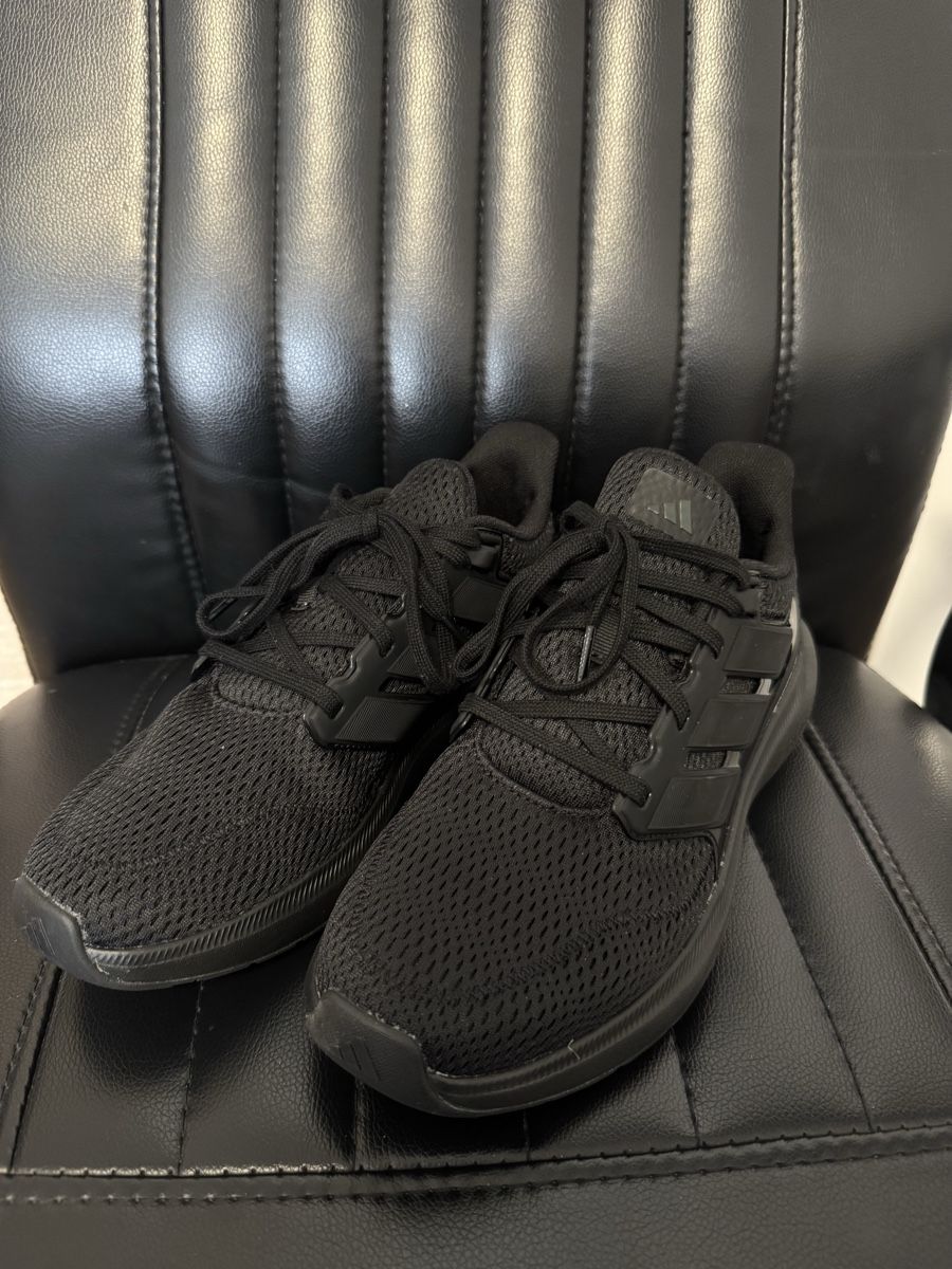 Adidas Herrenschuhe: Adidas ULTIMASHOW 2.0 – Gebraucht aus Zug von xnie001