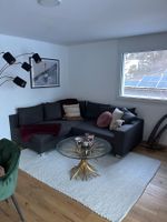 Gemütliches Ecksofa mit Schlaffunktion – CHF 100.–