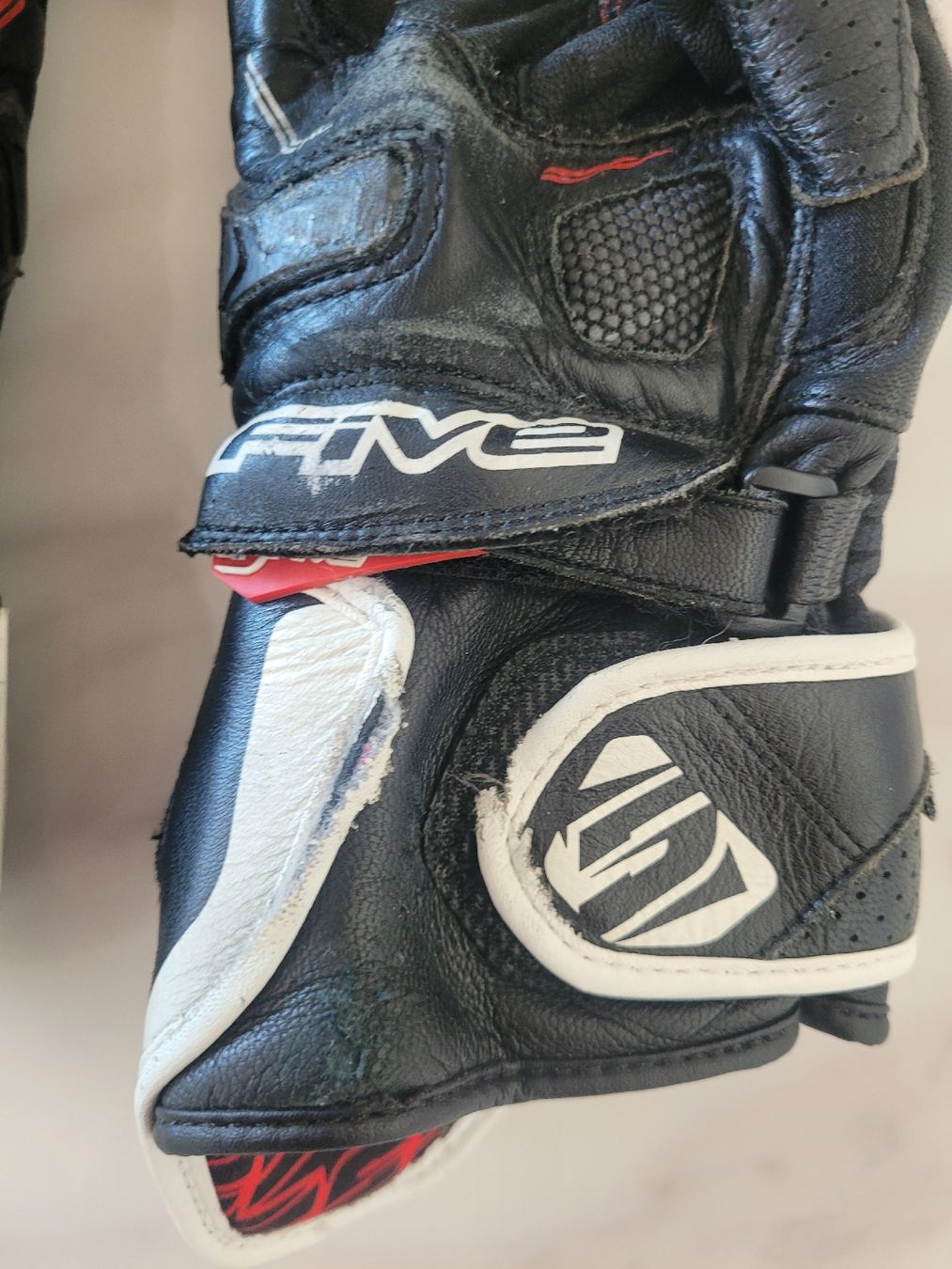 Altri accessori da uomo: FIVE RFX1 Motorradhandschuhe Leder Grösse M - Herren – Usato da Beinwil am See venduto da dca_vg5p 3