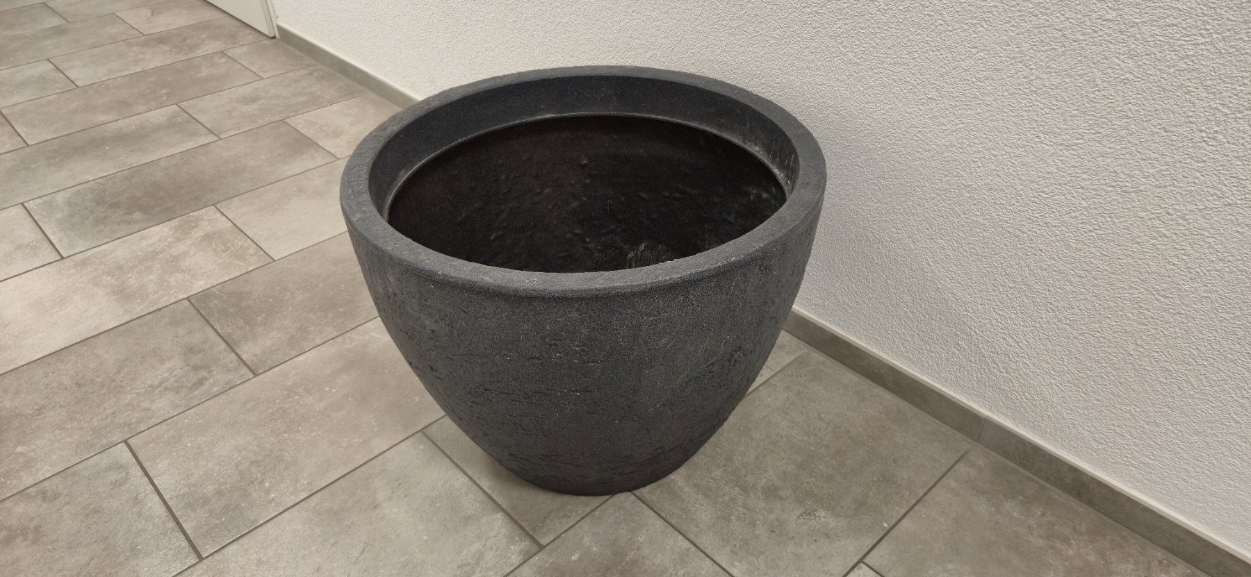 Pots de fleurs: Grosser, moderner Blumentopf – D'occasion à Rothenburg par Ajax111