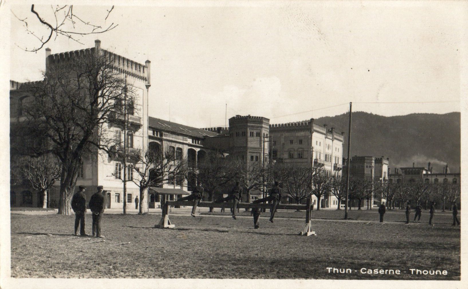 Cartoline postali: Thun - Caserne – Usato da Melano venduto da pisonsdro