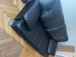 2- Sitzer Ledersofa schwarz in sehr gutem Zustand