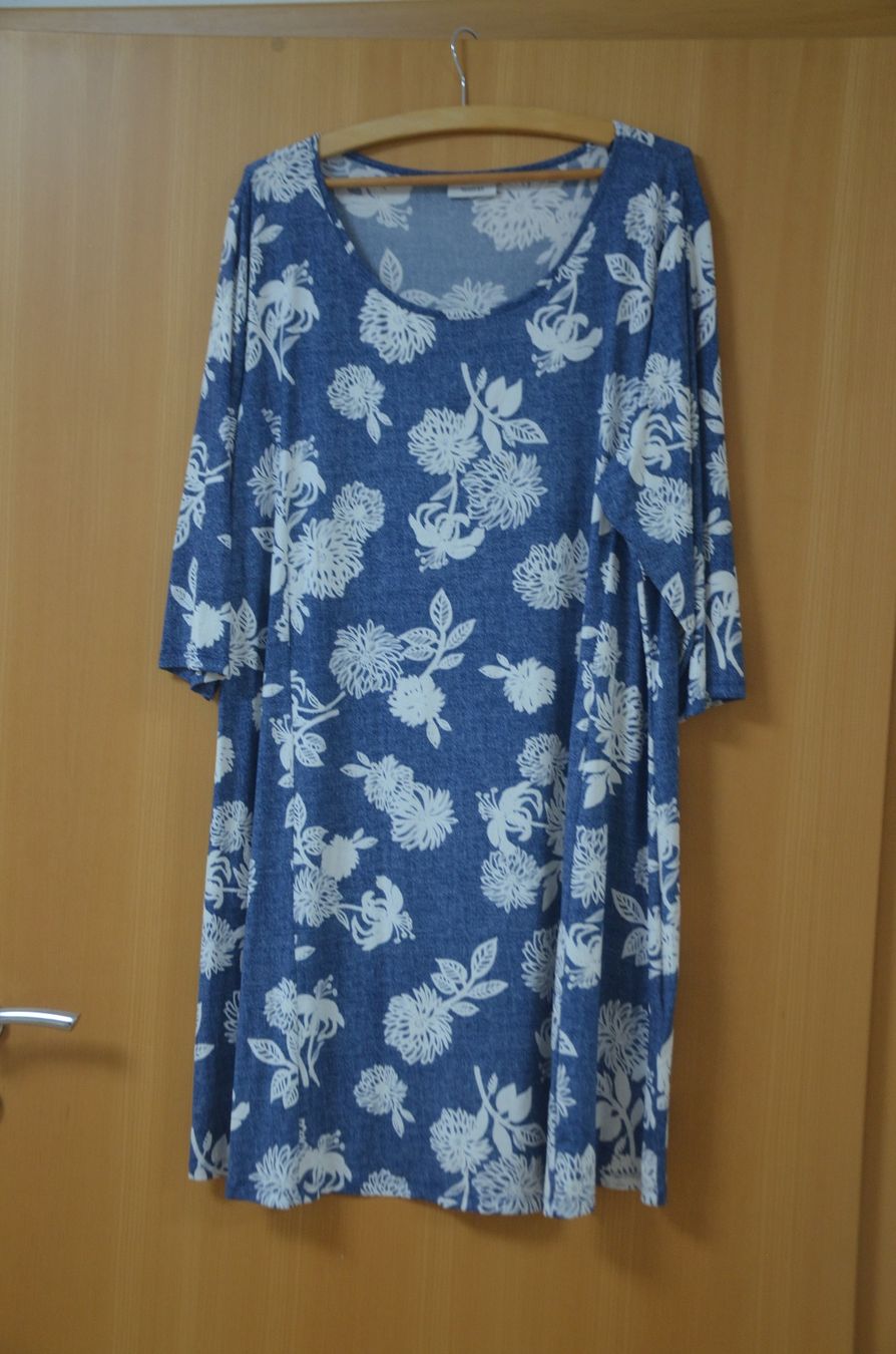 Kleider: TAILLE 52-54 - 1 MAL GETRAGEN – Gebraucht aus Chiasso von Dolly015