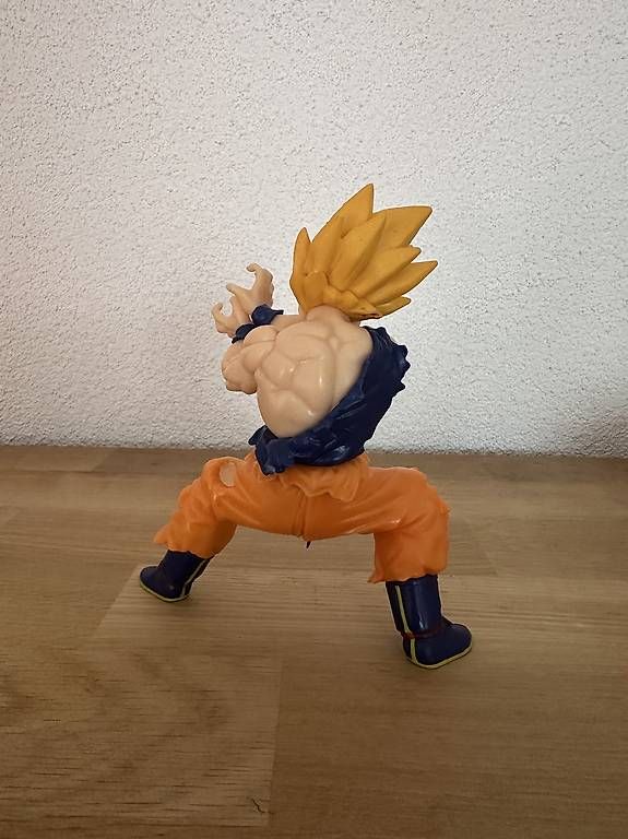Statuette: Son Goku Super Saiyan Figur – Usato da Scherzingen venduto da KRTL 1