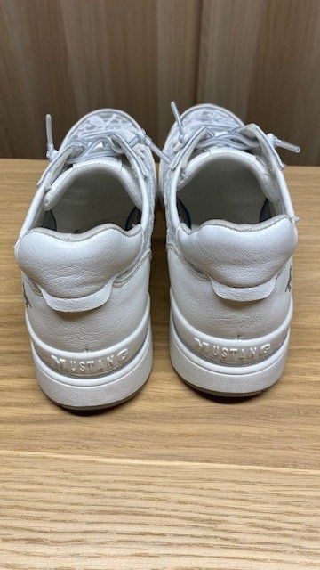 Mustang Scarpe da donna: Basket avec dentelle – Nuovo (secondo la descrizione) da Crans VD venduto da vra_262m 2