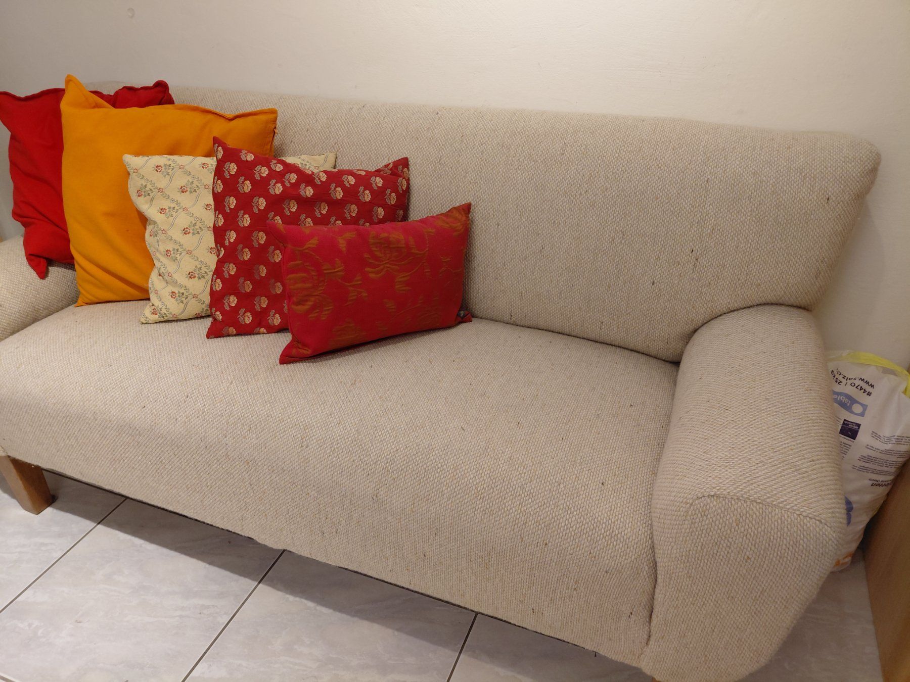Divani: Federkern-Sofa - aus Naturwolle – Usato da Klingnau venduto da Schindmaster 2