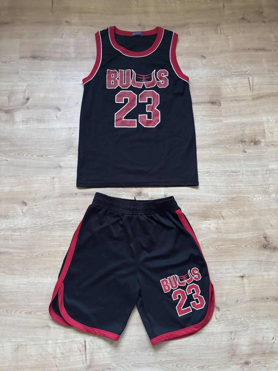 Lotti di vestiti: ensemble de Basket Chicago Bulls, taille M  – Nuovo (secondo la descrizione) da Tavannes venduto da callie.mcli