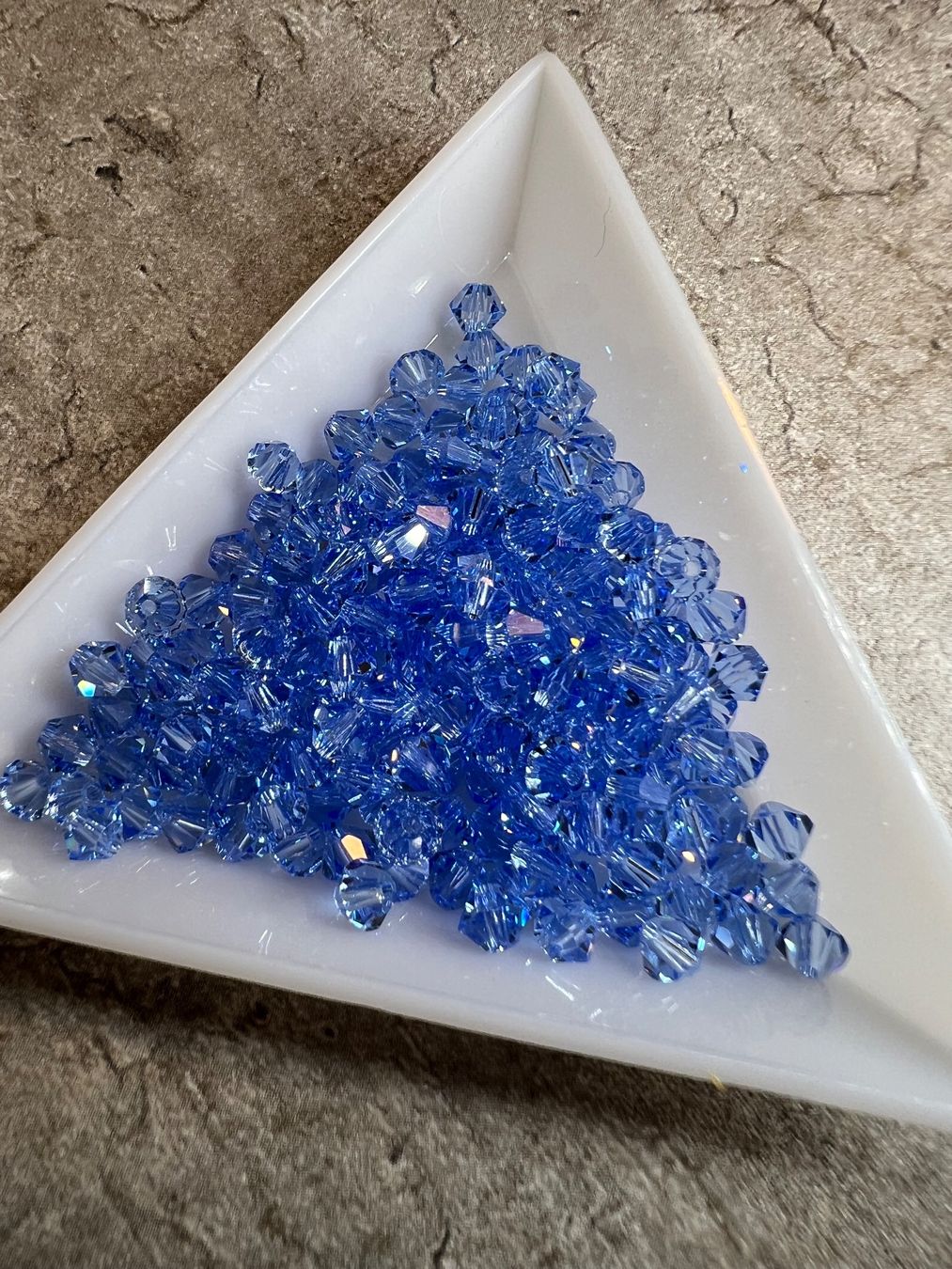 Perle (finte): Swarovski Perlen 4 mm, 50 Stück / Set – Nuovo e nell'imballaggio originale da Stein AG venduto da Anastasia_Asya 2