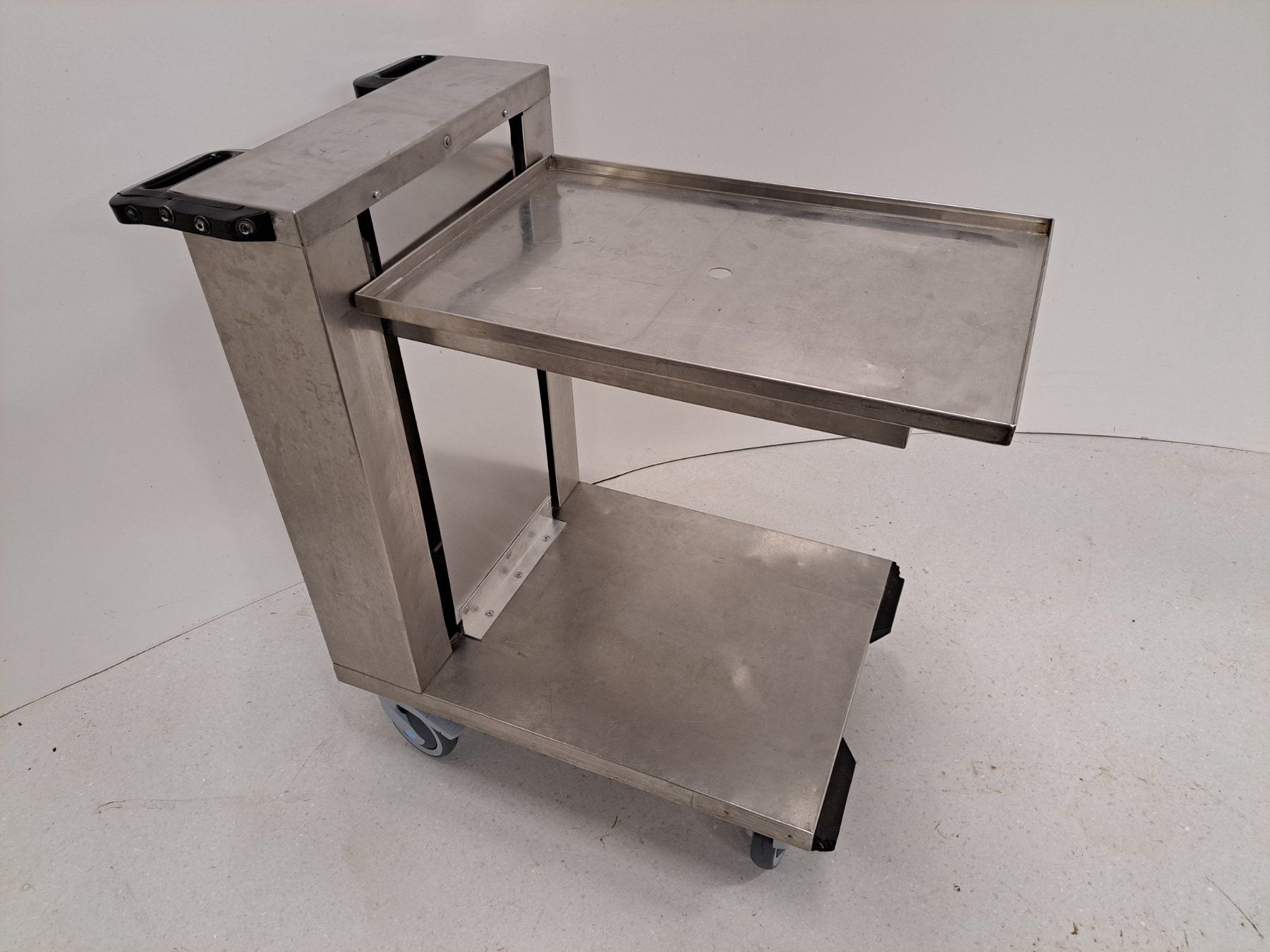 Mobili & Arredamento: Tablettstapler Hupfer – Usato da Wolhusen venduto da Gastrorampe 1