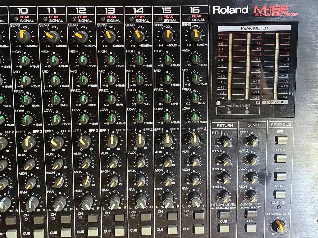 Roland Console di mixaggio: Roland M-16E stylischer Rackmischer – Difettoso da Zürich venduto da funktion02 1
