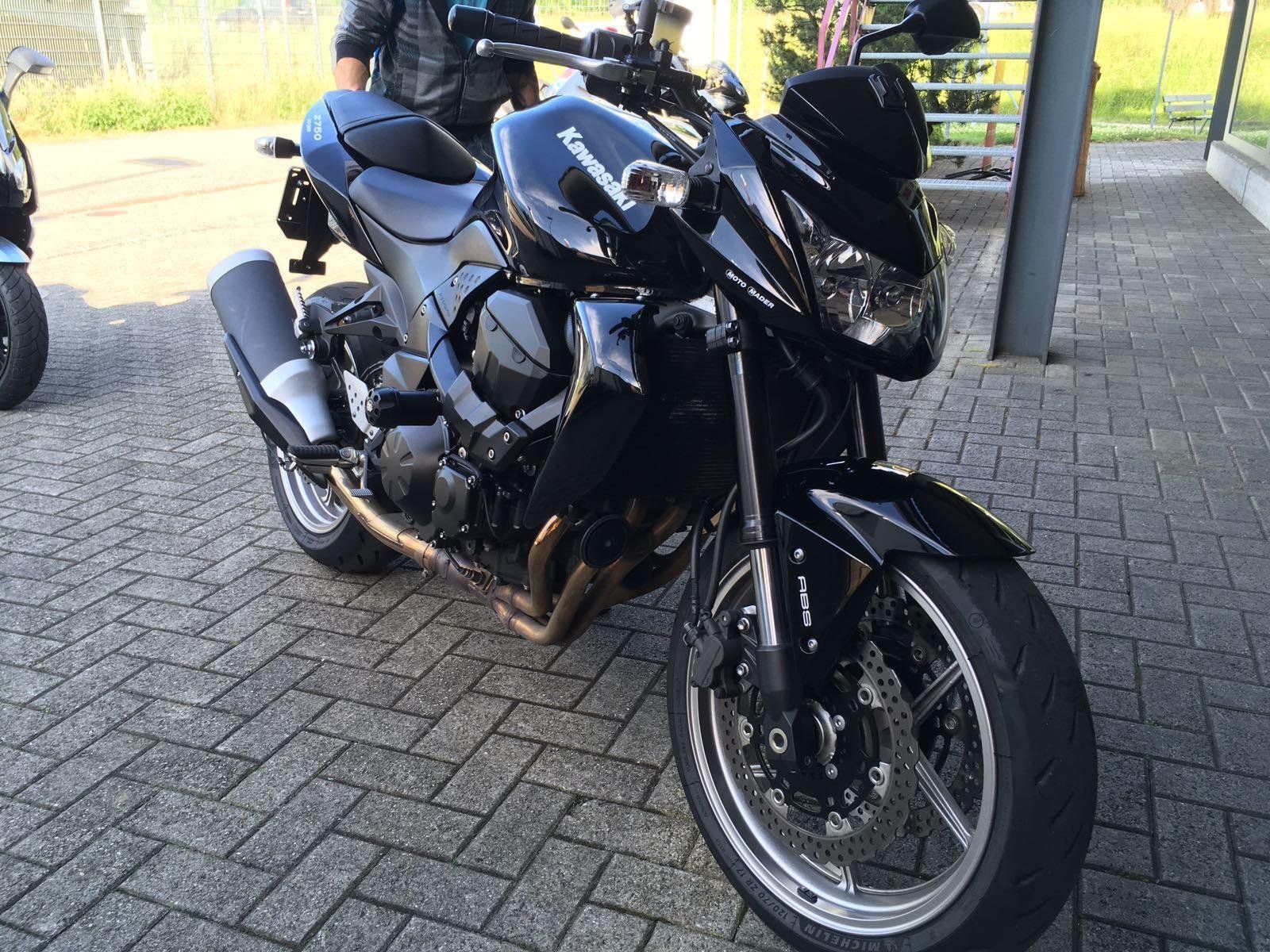 Kawasaki Strada: Kawasaki Z750 – Usato da Küsnacht ZH venduto da yan_9v5r