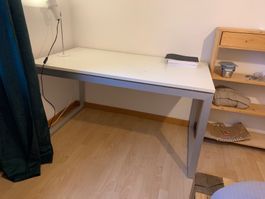 Tisch 80cm x 160cm mit Alurahmen.