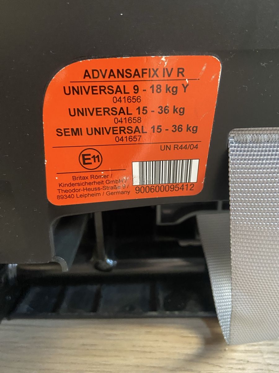 Britax Römer Seggiolini per auto: Römer Kindersitz Isofix – Usato da Silvaplana venduto da SaSeLe 2